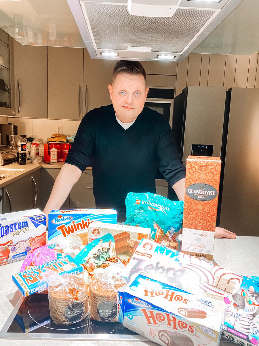 orjan_nilsen's tweet photo. When you get gifts, but you’re diabetic 🥺 https://t.co/sDEuYXZvDd