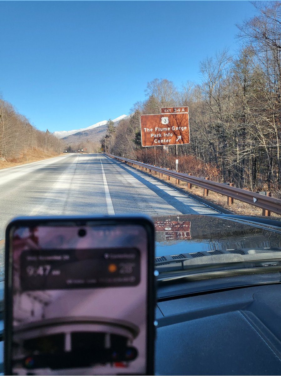 b_stafford580F's tweet photo. What is small town rural and nationwide 5G? It's this... Franconia NH entering #TheNotch in the White Mountain Presidential Range. 100 miles north of Manchester NH. I had to pull over to get a picture of the @TMobile #5GintheWild ! https://t.co/vwJDIJqSkA