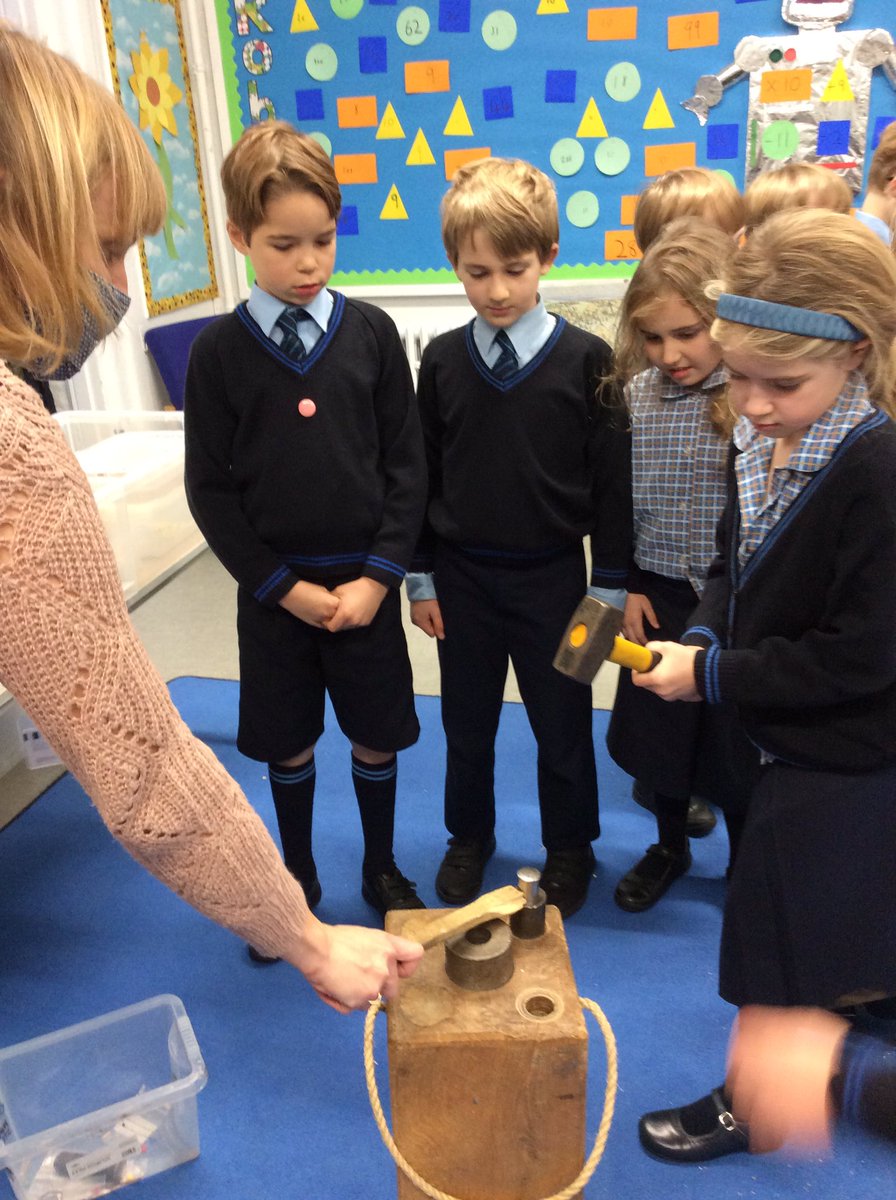 StMargs_Year3's tweet photo. Our budding historians were fully immersed in their @WiltshireMuseum Bronze Age to Iron Age workshop. Great enthusiasm from all when exploring the amazing range of artefacts @StMargaretsPrep! #FutureArchaeologists #BronzeAge #IronAge https://t.co/MBbUIRzbf4