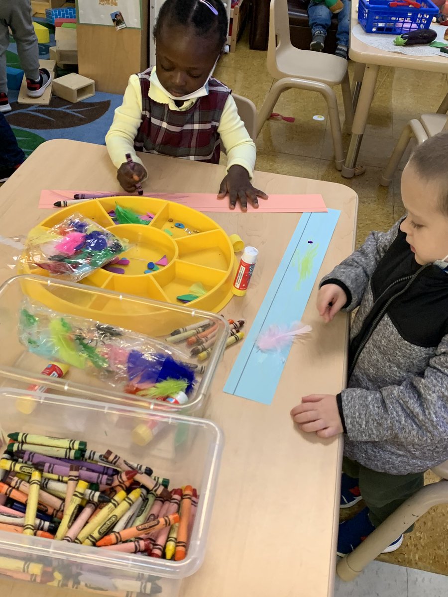 MsJessica_SBES's tweet photo. Happy Thanksgiving to all! Pineapples were busy working hard on creating headbands for Thanksgiving! https://t.co/87zyYx5iql