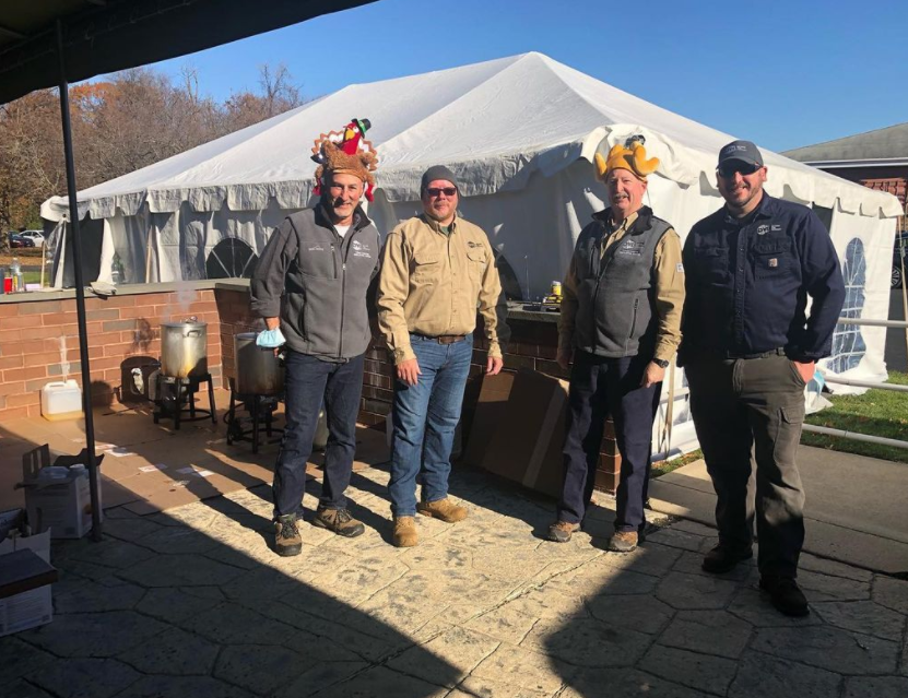 DVLGroupInc's tweet photo. The tradition lives on! #EmployeeOwners keeping warm in their Vested Vests, as they prep for #DVLTurkeyFry2021! 

@ESOPAssociation @EsopPade #ESOPsRock https://t.co/quC66KhFDq