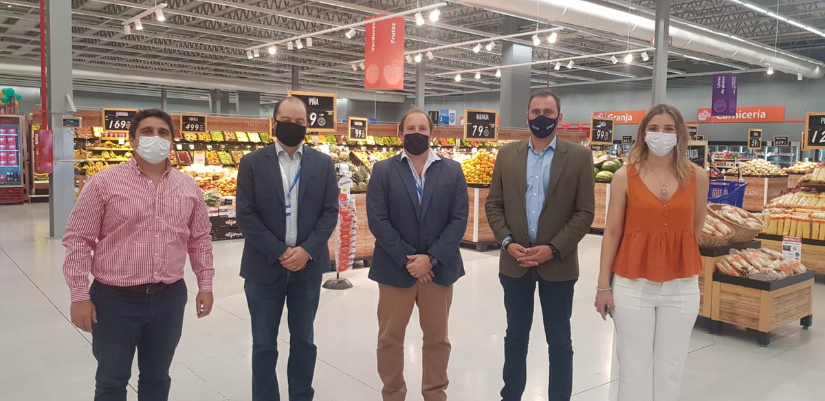 JMAviano's tweet photo. #Hoy en📍Santa Fe participamos de la presentación de la nueva bandera comercial del ex Walmart.
Desde hoy es #HiperChangoMAS del grupo GDN Argentina.
✅Una empresa de capitales argentinos que en esta locación de 10000m2 emplea a 150 trabajadores apostando a proveedores locales🛒 https://t.co/2yPvtlcLdb