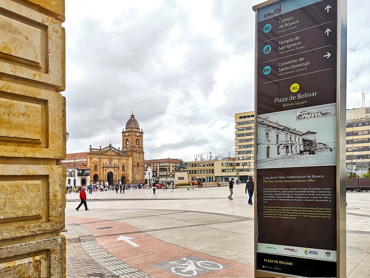 La Administración Municipal de Tunja invierte una suma superior a $650 millones para instalar 72 señales que guiarán a los turistas que visiten la capital boyacense.

[Hilo]