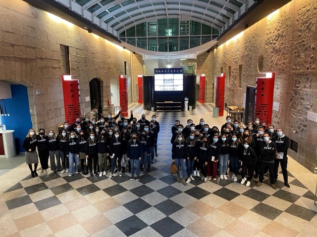 EsadeExecEd's tweet photo. La semana pasada, nuestros alumnos de los #ExecutiveMasters de BCN y Madrid disfrutaron de una experiencia transformadora en La Mola y El Escorial, respectivamente, como parte de la asignatura de Desarrollo Personal. Un módulo fundamental para la transformación @ESADEexed. https://t.co/0HcSaDeZmv