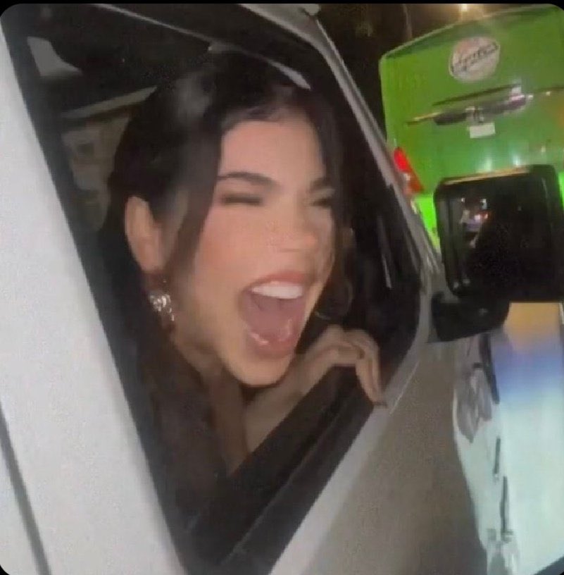 keniasclown's tweet photo. YA MAÑANA SALE LA NOCHEEEE https://t.co/vDgtf0aG5h