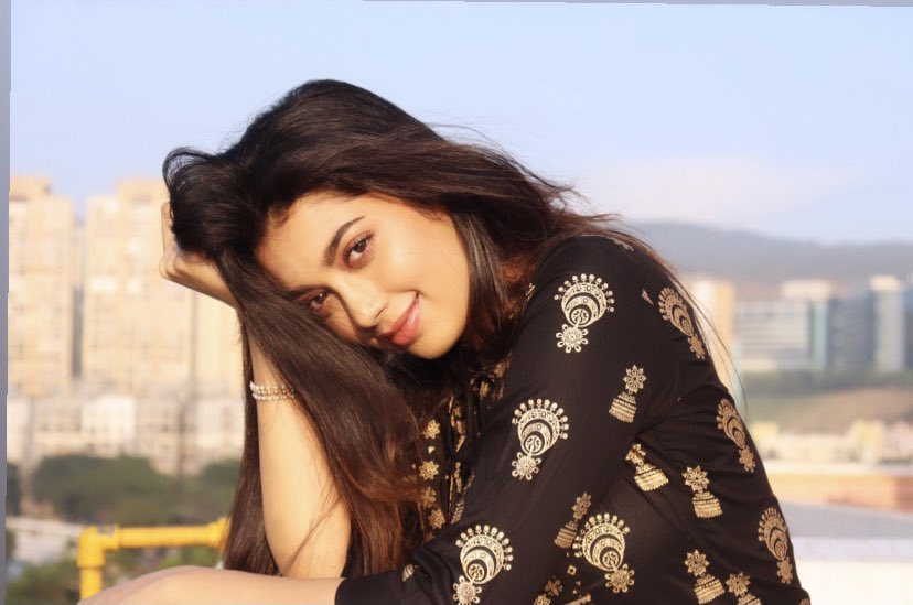 DiganganaS's tweet photo. Yeh moh moh ke dhage.... https://t.co/kDrkJcWg5Y
