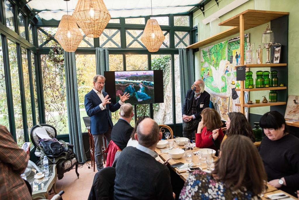 Tijdens de #museumconferentie #Musea22 in #Parijs zet <a href="/NBTC/">NBTC Nederlands Bureau voor Toerisme & Congressen</a> 6 Nederlandse #topmusea in de schijnwerpers bij ruim 50 internationale kunst- en cultuurjournalisten - <a href="/mauritshuis/">Mauritshuis</a>, <a href="/SingerLaren/">Singer Laren</a>, <a href="/vangoghmuseum/">Van Gogh Museum</a>, <a href="/rijksmuseum/">Rijksmuseum</a>, @Voorlinden &amp; <a href="/kunsthal/">Kunsthal Rotterdam</a>. Lees meer: bit.ly/3r4KA1w