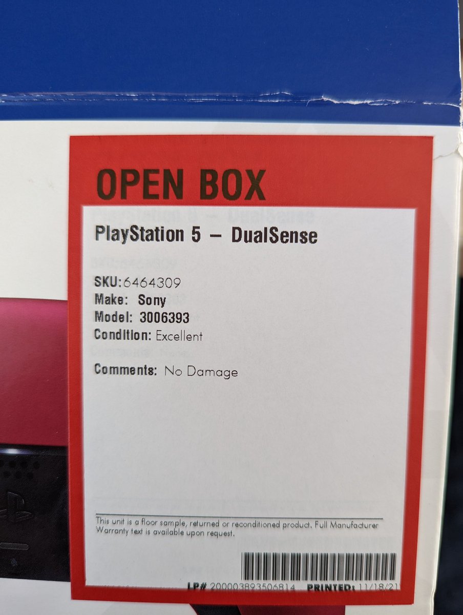 OrlyRory's tweet photo. @BestBuySupport - OK, no kidding. How did this get labeled as “no damage” and “excellent” condition? The left thumb stick looks like someone took a bite out of it. https://t.co/3UseVqVfln