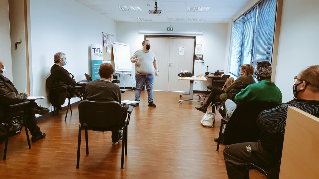 DENIS_Steve_FT's tweet photo. #SIEG #TousMobilisés au @poleemploi_HDF Clermont avec #Adequation et le dispositif Dynamique Vers l’Emploi visant l’acquisition du socle commun de connaissances et de compétences professionnelles.
C’est une première étape d’un parcours vers la qualification et/ou l’emploi.👍🤝 https://t.co/aPXRVpOC0H