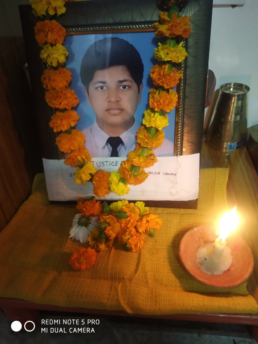 USSingh79's tweet photo. @yadavakhilesh 24/11/2016 #justiceforudit निर्मम हत्या @amityuni Noida हॉस्टल मे&amp;आपका उगाही एजेंट जो तत्कालीन City SP Noida दिनेश यादव हत्यारों&amp;खरबपती @AmityUni साख के लिए निर्मम हत्या की जाँच भटकाया! मैं फौजीपीता जैसे लाखों परिवार आपके राज मे न्याय के लिए तड़पा हैं @myogioffice https://t.co/Exr2pqNQWm