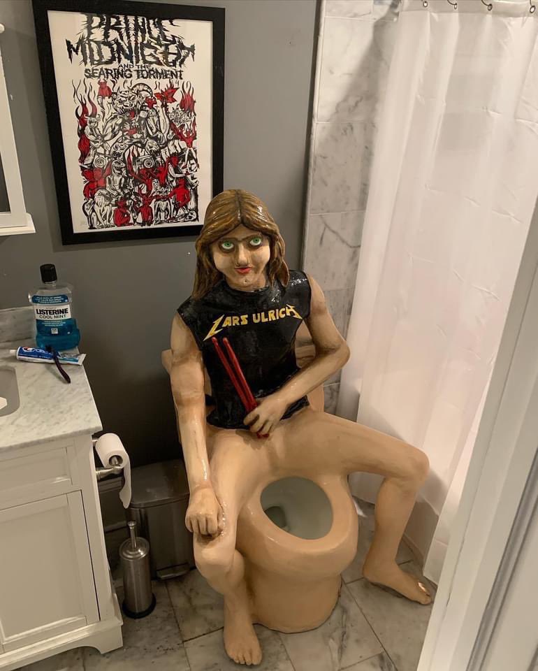 wolffaceyeah's tweet photo. @larsulrich My buddy, Prince Midnight, made a Lars toilet in your honor. It’s not a joke. He’s a huge fan and did this to honor you! Gonna get installed at a bar down here in Tampa in December so the whole world can enjoy it! https://t.co/8F4JTqMnmv