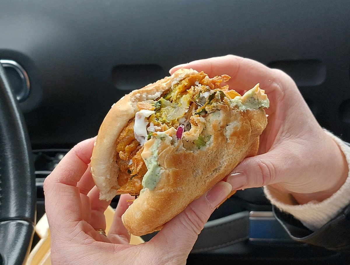 csullivan101's tweet image. Went to @Kashmiristreet1 for lunch with my better half, between us we had a  lamb, a chicken &amp;amp; a veg samosa, 2 khati rolls, a spinach pakora and a kebab pakora. Everything was amazing and packed  full of flavour. Excellent vfm &amp;amp; highly recommended