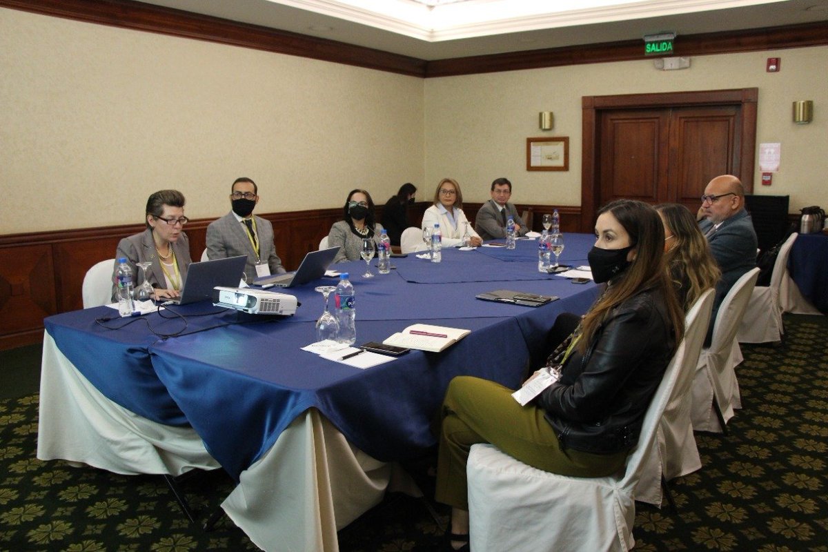 SEPS_Ec's tweet photo. #TrainingRegional| Con el objetivo de implementar estrategias de #InclusiónFinanciera, Margarita Hernández, @SEPS_Ec, Alfred Hanning, @NewsAFI, Paulina Vela, Presidenta de la #JuntaFinanciera y miembros Catalina Pazos e Iván Velasteguí mantienen reunión de trabajo. https://t.co/eHFPufha8R