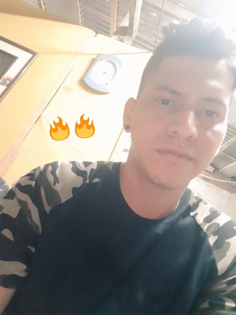 galarza593's tweet photo. 😏 https://t.co/DPfLKdnMQ5