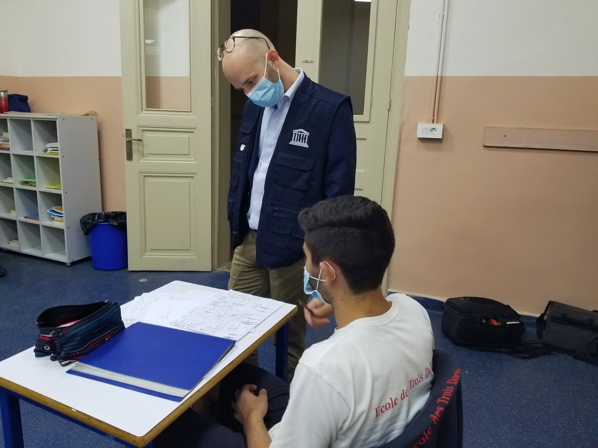 UNESCOBEIRUT's tweet photo. #EN_IMAGES
Les élèves de l'« École des Trois Docteurs » participent à des ateliers artistiques éducatifs sur le thème de la citoyenneté mondiale, dans le cadre du projet de l'@UNESCO_fr #TERDAD Youth, avec les ONG @irtijal @metropolislb @ZoukakTheatre et Samandal
#LiBeirut 🇱🇧 https://t.co/B4UkjVcVN2