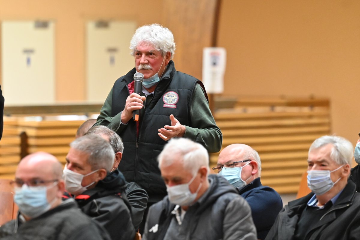F_Bierry's tweet photo. [#TourAlsace80jours] #CarnetDeRoute #Etape21/40 #canton #Ingwiller. Rencontre avec des maires et conseillers municipaux de la comcom d’Alsace Bossue autour de l’avenir de l’#Alsace et du service public alsacien, dans la salle Martzloff de #Drulingen. #CollectivitéEuropéenneAlsace https://t.co/0MBA3MsTN2