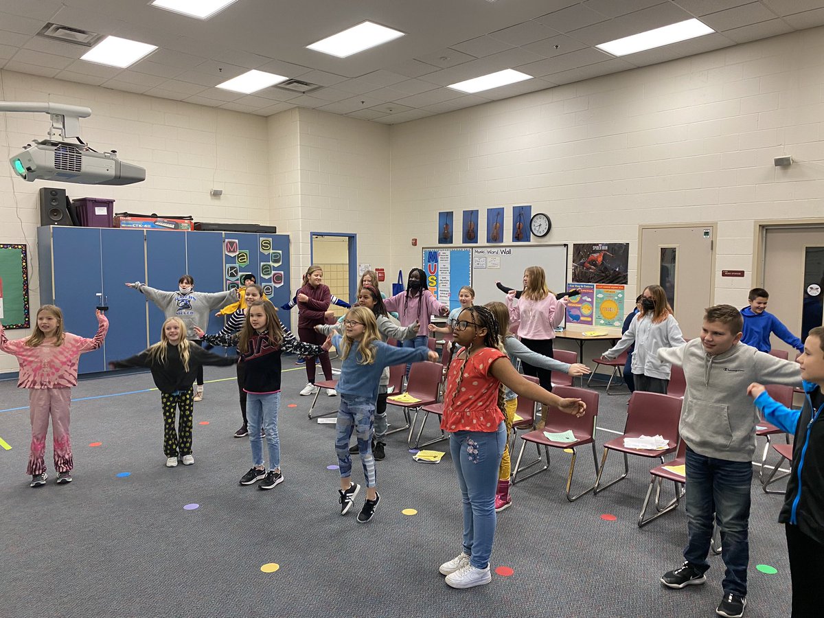 yolarson's tweet photo. Last OES Japan Club! We asked questions to my Mom in Japan on Face Time and did chopsticks and kendama race.  Also Japanese radio taiso❤️@OtsegoElemMN https://t.co/s5baHmQF19