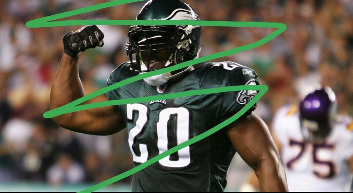 PHLEaglesNation's tweet photo. If anyone can guess who this #Eagles legend is, I will drink tonight. https://t.co/jcecmMZpBF