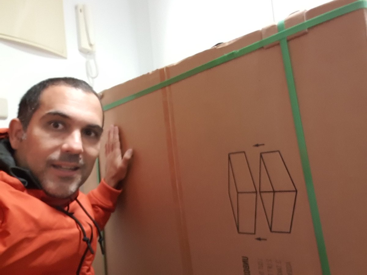 jugonvirtual's tweet photo. Preparando un de los unboxing más grandes (literalmente) que vamos a hacer en Distrito Metaverso ( @distritoXR ) y que estará disponible en @XR_Spot

Estad atentos en las próximas semanas.
🤘😎🤘 https://t.co/Z3moMnwZar