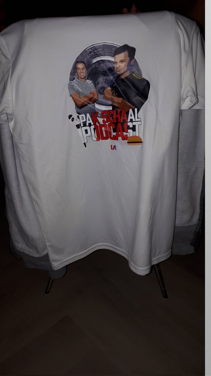 Jaja <a href="/arcinho/">Arco</a> en <a href="/Freek_JansenVI/">Freek Jansen</a>. Tegen de 40 maar gewoon een shirt aan met jullie hoofden erop 😂 <a href="/pakschaalpodcas/">Pak Schaal Podcast</a> . Dank!