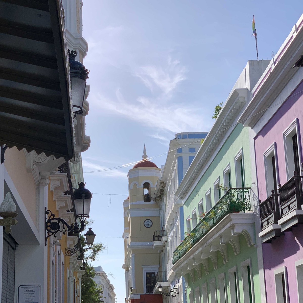 The colorful streetscapes of #SanJuan are steeped in must-know history, coming soon to #GydeandSeek. #gogyded #PuertoRico