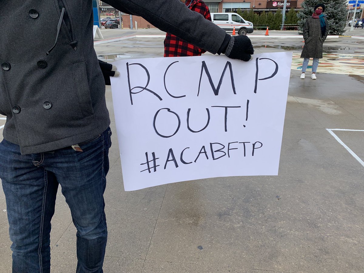 Rally happening at Waterloo public square standing in solidarity with Wet'suwet'en hereditary chiefs against the pipeline
