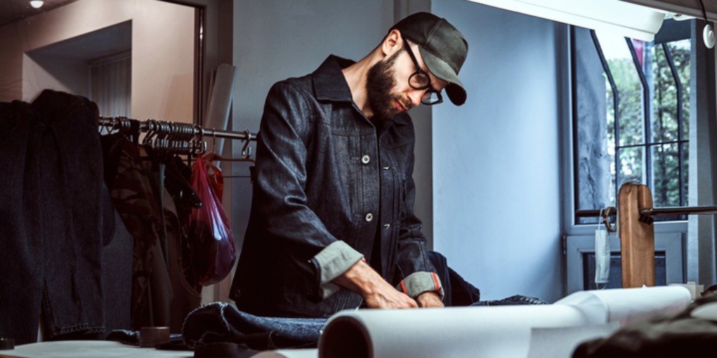 This Saturday, Nov. 27, make a plan to #shopsmall at your local #smallbusiness for Small Business Saturday! #ShopSmallSaturday means getting your holiday shopping done early and supporting local #jobs in your community. #SmallBizSat #SmallBizSurvival