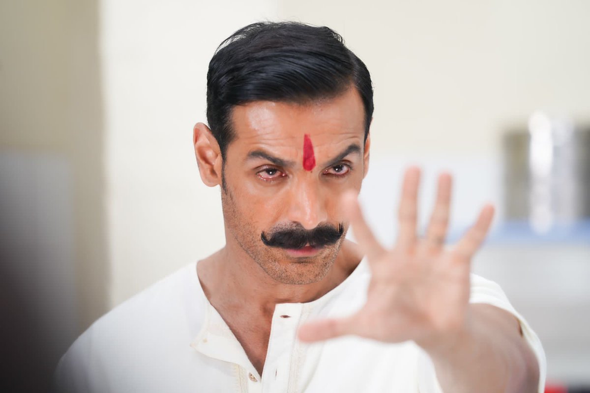 taran_adarsh's tweet photo. #OneWordReview...
#SatyamevaJayate2: MASS-ENTERTAINER!
Rating: ⭐️⭐⭐½
#SJ2 has mass written all over it... #MilapZaveri pays tribute to the cinema of #ManmohanDesai, #PrakashMehra, #RakeshRoshan and the successful masala entertainers of yore. #SatyamevaJayate2Review https://t.co/jYRQfRwDKA