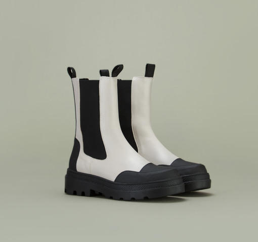 Dernashop's tweet photo. Sofia/Len  - Women's chelsea boots. Trendy design and Made in Italy quality. @Dernashop https://t.co/ceAuC51VNh