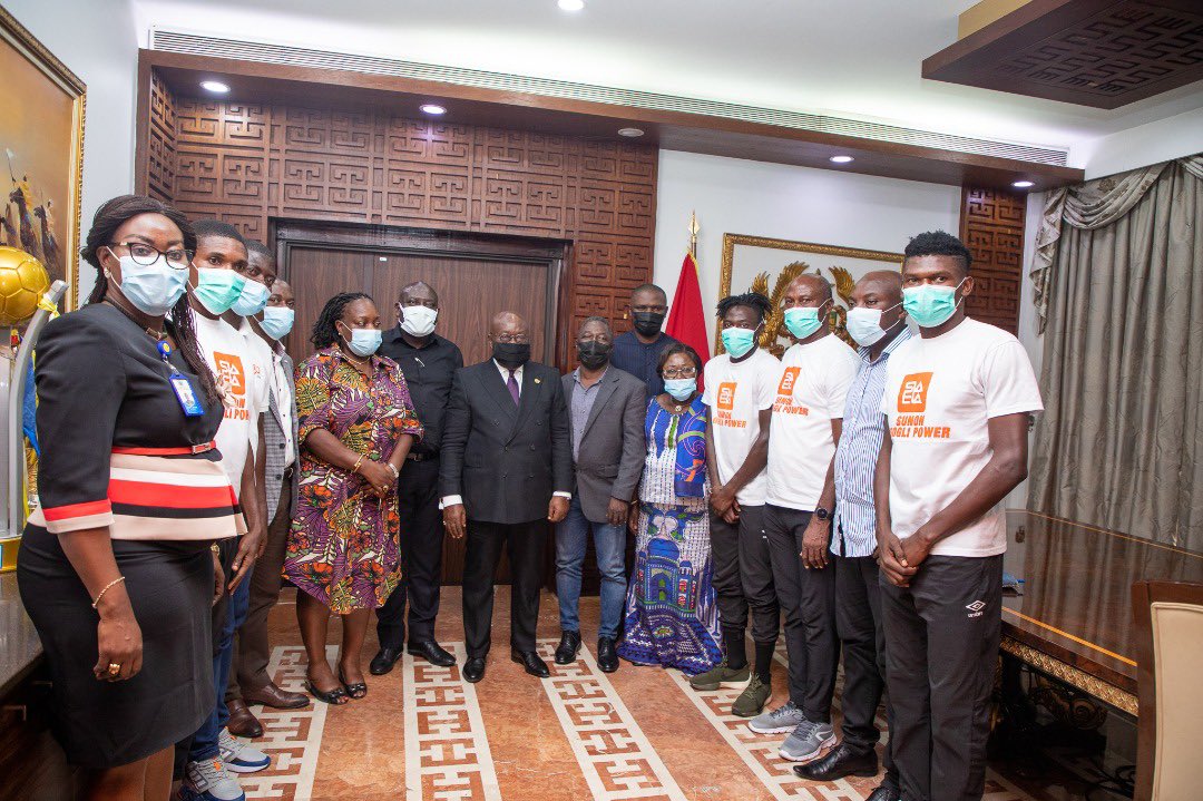 ussif_mustapha's tweet photo. Yesterday, I led @HeartsOfOakGH to pay a courtesy call on President @NAkufoAddo at the Jubilee House. The president announced a GHC1 million support from government to the double champions to boost their morale as they commence their CAF Confederations Cup campaign this weekend. https://t.co/YnjFMfMTfg