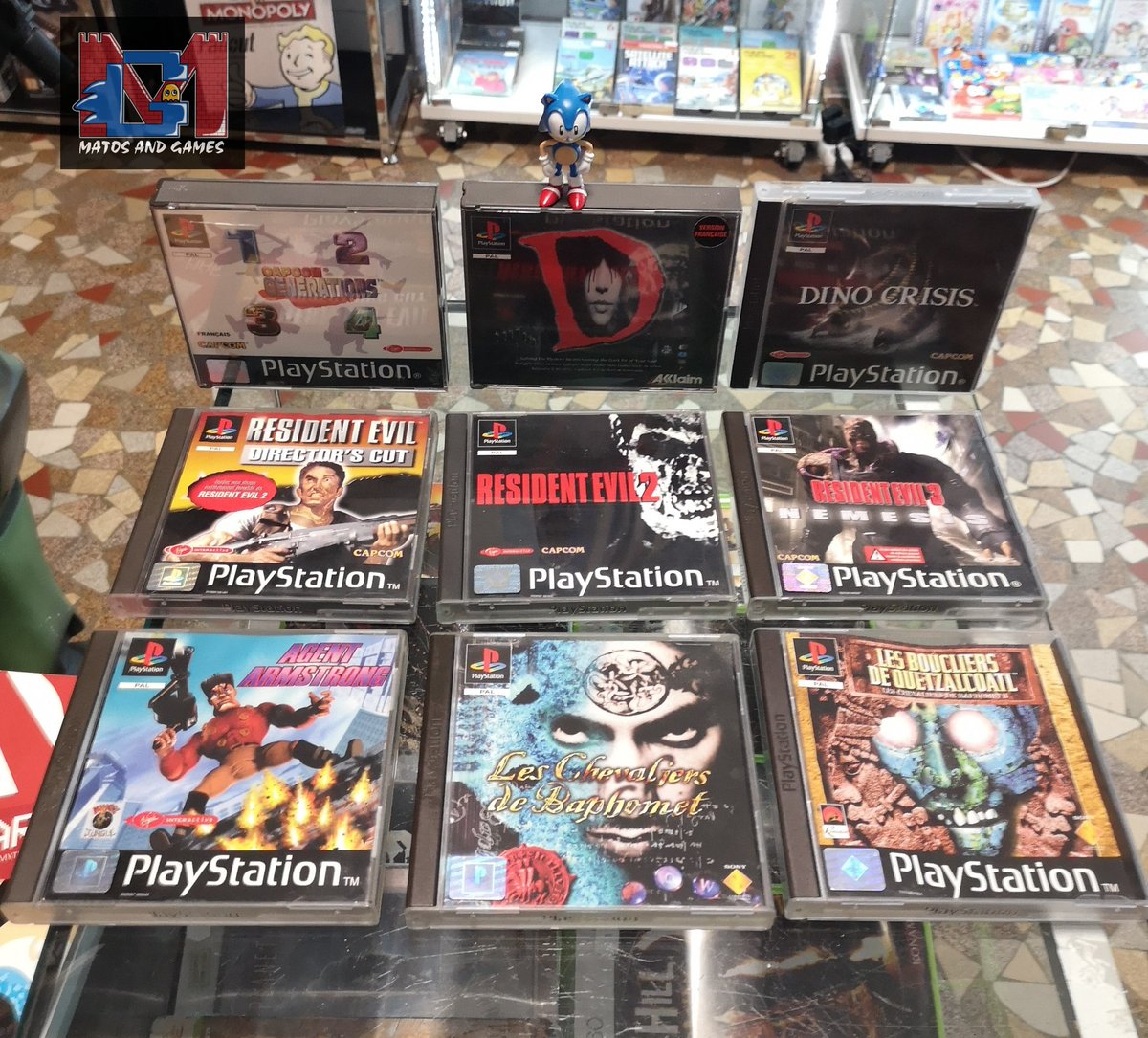 MatosandGames's tweet photo. Les jours se suivent et se ressemblent, alors voilà du matos PS1 😅😎
#retrogaming #ps1 #sony #leschevaliersdebaphomet #D #dinocrisis #residentevil #capcomgenerations #agentarmstrong #matosandgames https://t.co/kmrSKTIlTi
