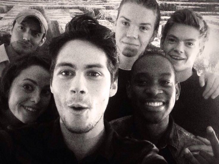 Dylsupremacy's tweet photo. Look at them....they aren't just an extremely talented cast who brought this awesome trilogy to the world, but their friendship is golden as well🥺 The Maze Runner cast forever remains my favourite of all time💖
#TheMazeRunner https://t.co/cfAsthNnhA