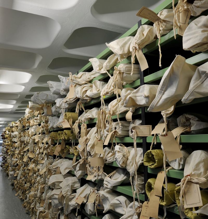 UKNatArcSector's tweet photo. So many records to explore! 🗃️
Where are you heading first? 🏃
#ExploreYourArchive #ArchiveShelfie https://t.co/8vZkPAnXj3
