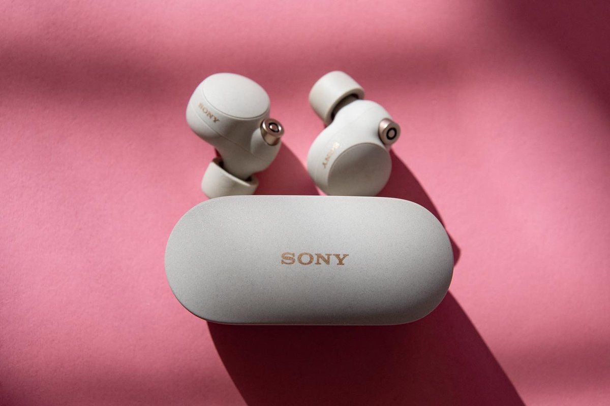 Joshrogosin's tweet image. Don’t sleep on the @sony #wf1000xm4 earbuds. Featured in my #tinytechtips column for NPR: n.pr/3czXr3B 👀 #tinytechtips #wirelessheadphones #earbuds #wirelessearbuds #audiophile #fortheloveofmusic 🎼 🎙🎛