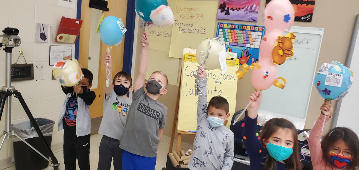 caputoteach's tweet photo. Building Grateful Thanksgiving Day parade balloons after reading Balloons Over Broadway! #stem #Sicomac #sicomacstrong @AGKindergarten @brookebrownTOTB https://t.co/fgCj3KU1X8