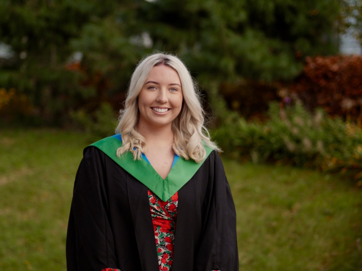 GCU_StudentLife's tweet photo. Day 2 of our gowning &amp; photography event for our #ClassOf2021 November graduates complete💙
It's been a joy seeing your smiley proud faces on campus - congratulations🎉
Remember to stay in touch with the #GCUCommunity through our @gcu_alumni pages 🤗 https://t.co/VPz6sYho0B