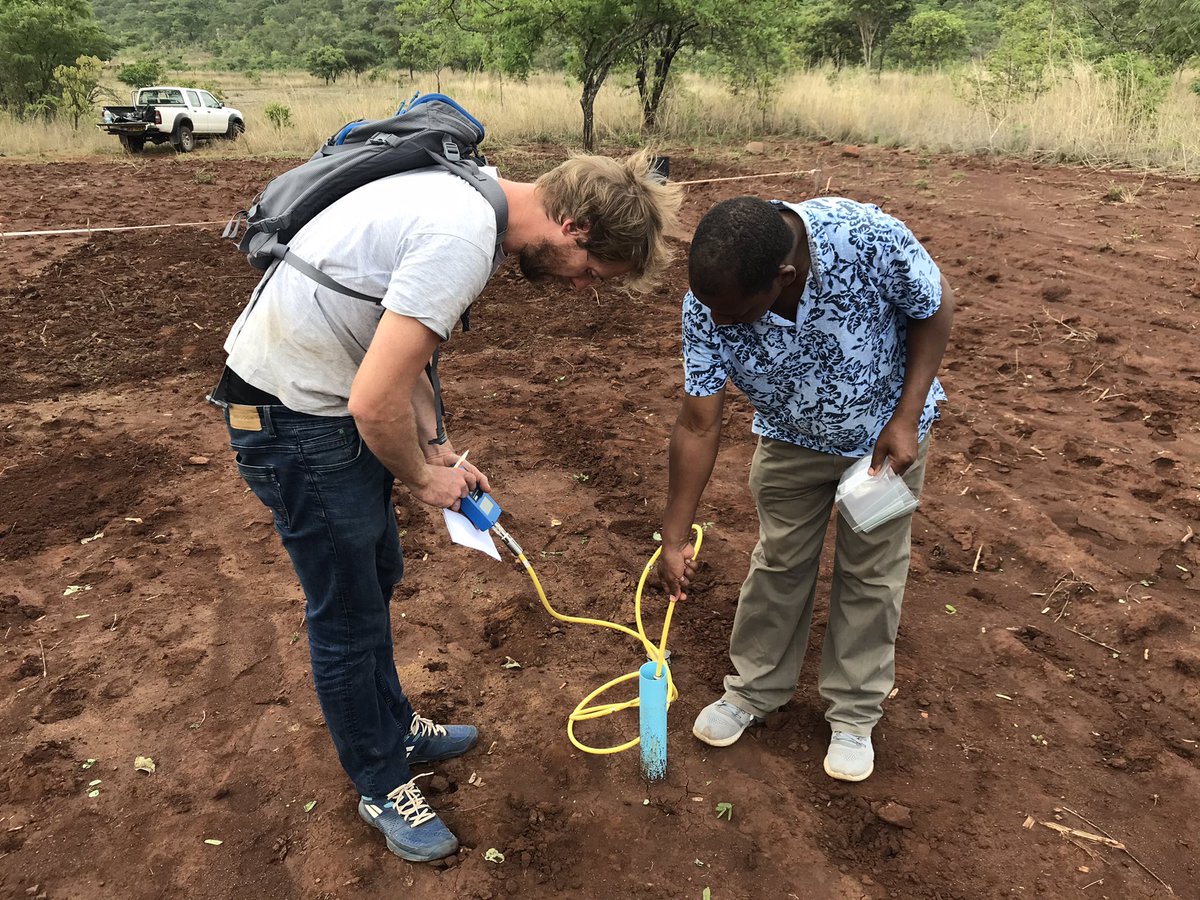 RemiCardinael's tweet photo. A long day in the field to install an all-in-one weather station #ATMOS41 & access tubes in Mutoko for Illiana’s MPhil @Cirad & Eleanor’s PhD @CIMMYT @isaiah_nyagumbo #LIPS & in Murehwa to plant trials & monitor soil moisture for Valentin’s PhD @WUR @gatien_falc @RegisChikowo 🇿🇼 https://t.co/tN9g2Rbt8p