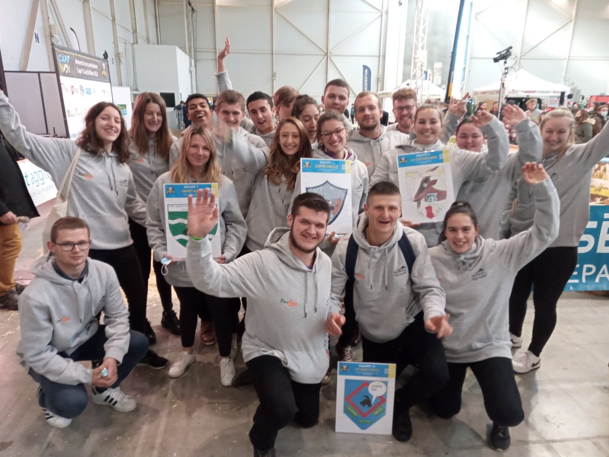 emilie_wimmer's tweet photo. Ils sont motivés les jeunes @terrespaysages !  On espère voir nos jeunes sur le podium de #capricup @Caprinov🤞
Cet après midi épreuves de présentation et de traite. Demain quizz-pointage ! 
Allez on lâche rien ! 💪
#SynergieCaprine #EnseignementAgricole #caprin #caprinov https://t.co/XDga8n3HLC