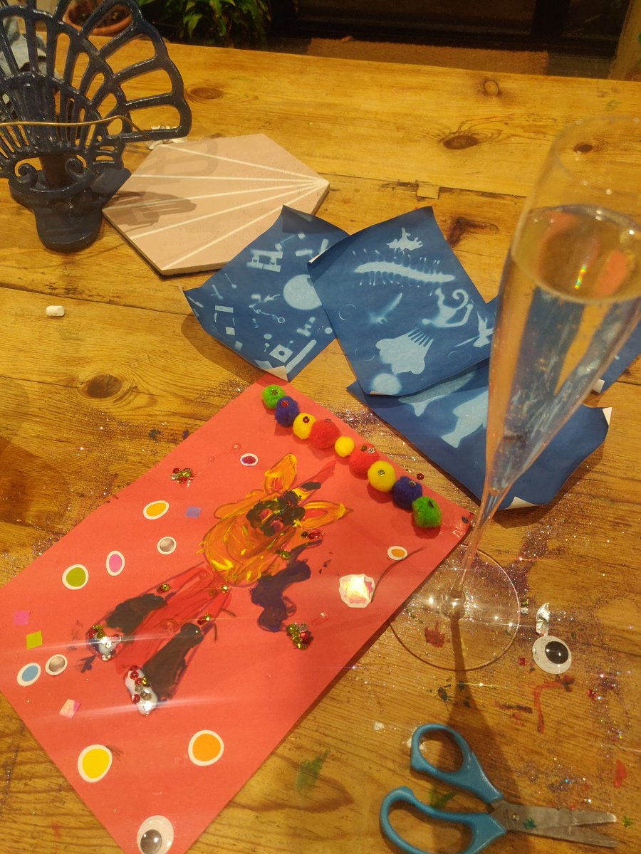 TLyons00's tweet photo. We made it through 10 days of homeschool/work (sadly, both delivered v poorly), following family + PCRs: a craft-centric experience! We're stir-crazy but can't shake the feeling that 2 years ago this could have put us in ITU. #Lucky
#VaccinesSaveLives #SolarPaper #Stickers https://t.co/AYp6hSnynV