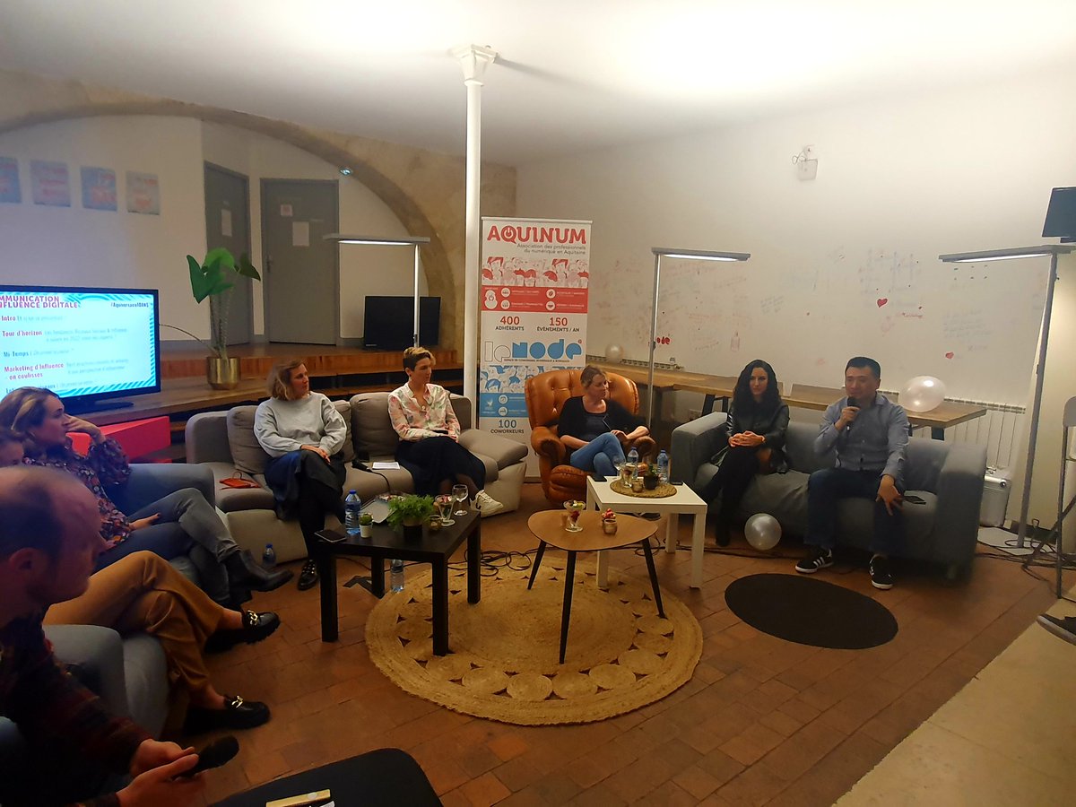 Soirée Communication et #Influence, c'est parti !! Nos invités d'honneur experts en la matière dans notre salon cosy d'<a href="/aquinum/">Tien Vu</a>, avec des parcours richesses et variés <a href="/ChanPerco/">Jonathan Chan  💡📣</a> <a href="/CamilleInBordo/">Camille In Bordeaux</a> @miss_etc @ChroniqueBordelaise  @Home_Marie_Charlotte @Aurore_birdy <a href="/BlogSolcito/">Solène | Solcito.fr</a>