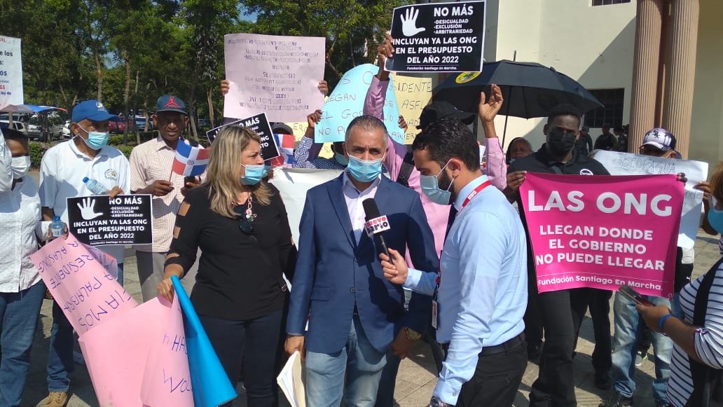 Gronoby's tweet photo. Las ONG reclaman ser Incluidas en el presupuesto 2022, presidente @luisabinader @raquelarbaje preste atencion a esto... Queremos ayudar al Gobierno. https://t.co/gt4wkRC98V