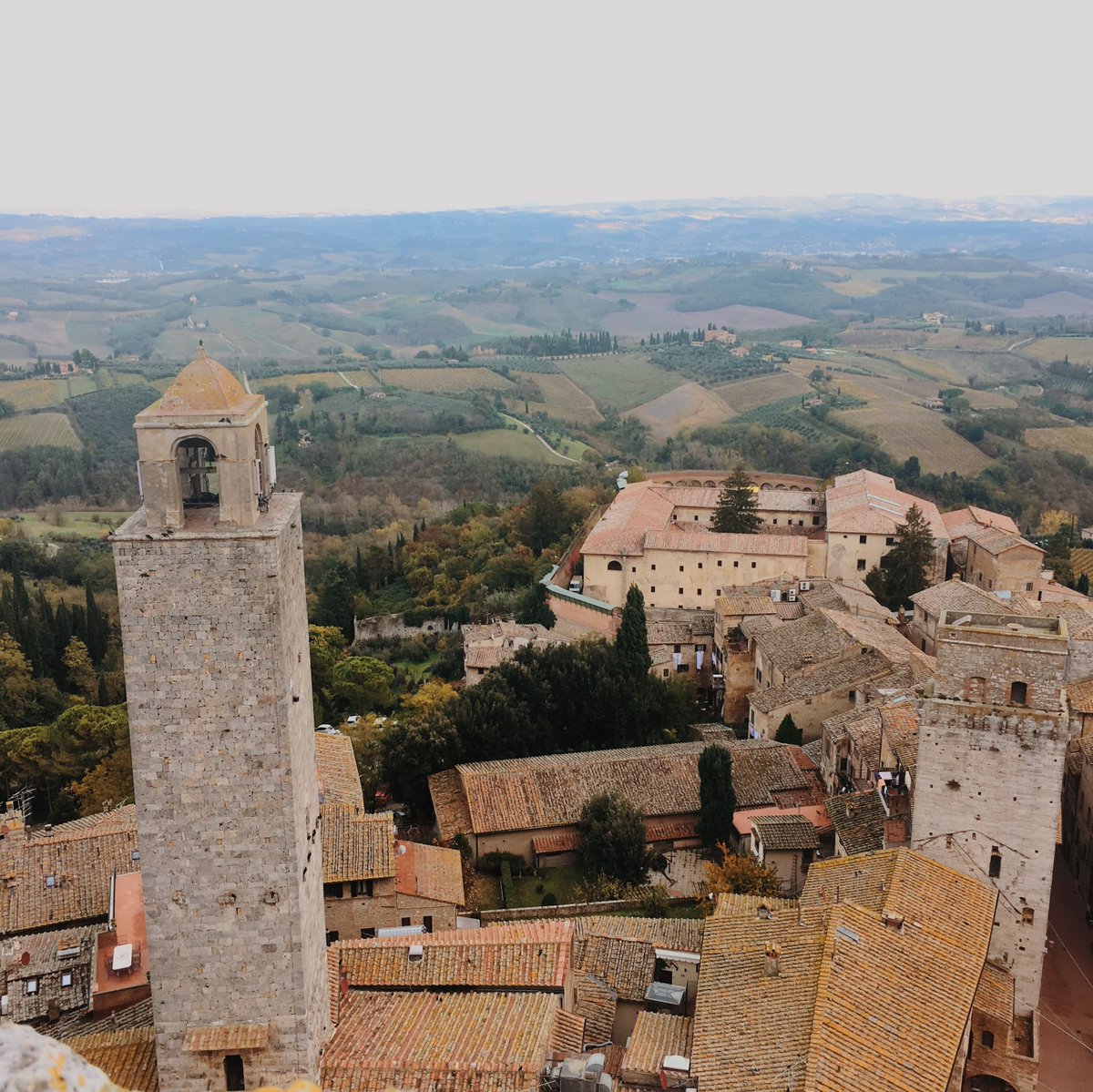 CostSaverTours's tweet photo. THIS OR THAT? See these #CSJewelsofItaly tour Optional Experiences

A panoramic Tuscan drive to hilltop town San Gimignano ⛰️ 
OR ✨ 
Gaze spellbound at Michelangelo’s ceiling frescoes in the Sistine Chapel 🎨: 

Which do YOU choose? See trip ➡️  https://t.co/K1vUMpHa53 #csmyway https://t.co/EQ2qDwRmdy