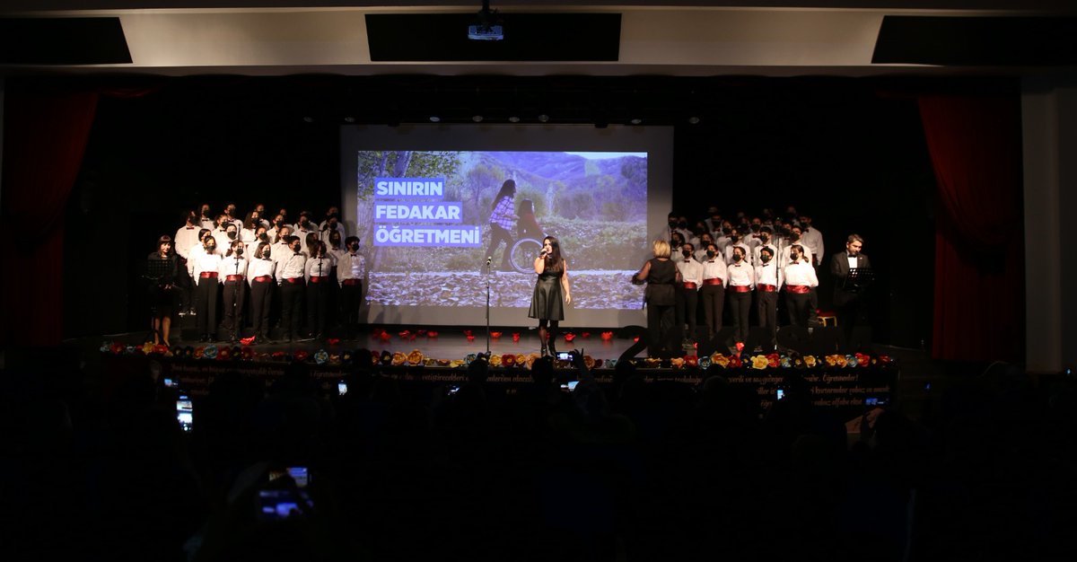 #24kasımöğretmenlergünü programımızı büyük bir gurur ve mutlulukla gerçekleştirdik.Emeği geçen,hakları ödenmez tüm öğretmenlerimize teşekkür ederim..Öğretmenler günümüz kutlu olsun..Sizlerle aynı yolda yürümek, aynı hayalleri kurmak ne büyük gurur..#SultanÇiftliği #ÖzelBirOkul