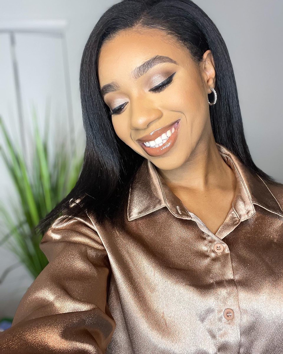 BeautifulEnc's tweet image. She’s giving…rich auntie 🤣😘