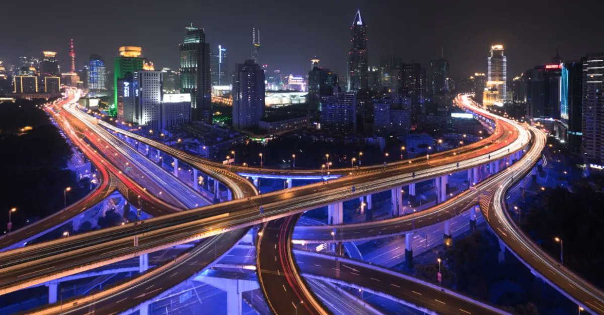 Die Mobilität der Zukunft ist nachhaltig, sagen die Befragten der <a href="/IBMDACH/">IBM DACH</a> #Mobilitätsumfrage. Dennoch ist Schnelligkeit und Bequemlichkeit für viele wichtiger. Wie kommen Sie von A nach B? buff.ly/3lqLouj