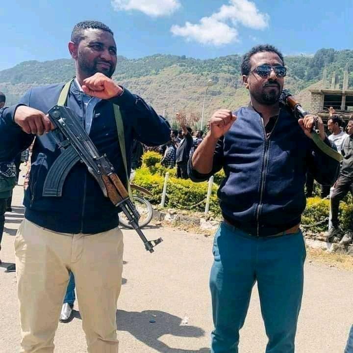 AmareMolla11's tweet photo. ሁሉም ለነጻነቱ ሊዘምት ይገባል ያልዘመት  ግን ባሪያ ለመሆን የፈለገ ነው እሱም ኢትዮጵያዊም አይደለም።
ዘመቻ ብዙ አይነት ነው፦ በአካል፣ በሀሳብ፣በገንዘብ እንዲሁም ከቤት ጀምሮ እስከ ጦር ሜዳ ድረስ በመተሳሰብና ኢትዮጵያዊነት ሰሜትን መላበስ https://t.co/8n7fOQruTP