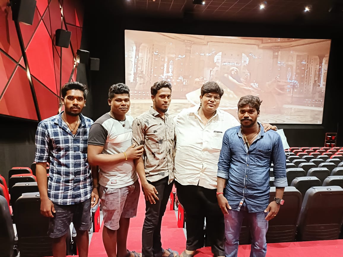 தூத்துக்குடியில் (24.11.2021) அன்பிற்குரிய அண்ணன்
 R D R. ராமையா
அவர்களின் நவீன தொழில்நுட்பத்துடன் கூடிய "ஸ்ரீ பாலகிருஷ்ணா டாக்கீஸ்" திறப்பு விழா சிறக்க மனமார்ந்த வாழ்த்துக்கள்... 💐
 #thoothukudi  
<a href="/SBKTalkies/">RAMAIAH (A.S.K.R.D)</a> <a href="/manikingoftuty/">T M MANI KANDAN</a> <a href="/ManagaraThala1/">Managara Thala</a> <a href="/B_RajaAIDFC/">B.RAJA</a>