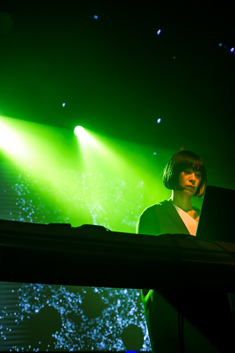 MUTEK_ES's tweet photo. Del mundo acuático y rugoso de Kyoka a la electrónica minimalista de baile de Freedom Engine, pasando por la solemnidad y multipersonalidad sonora de CLARAGUILAR. Gracias a todxs por la última noche de #MUTEKConnect en este 2021. ¡Nos vemos en marzo de 2022! #MUTEKES
📸: Phlame https://t.co/Fhk4Wvu9Vf