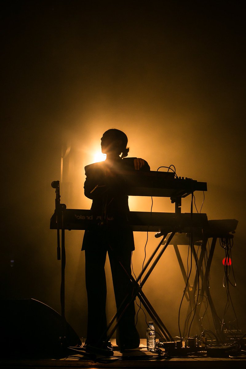 MUTEK_ES's tweet photo. Del mundo acuático y rugoso de Kyoka a la electrónica minimalista de baile de Freedom Engine, pasando por la solemnidad y multipersonalidad sonora de CLARAGUILAR. Gracias a todxs por la última noche de #MUTEKConnect en este 2021. ¡Nos vemos en marzo de 2022! #MUTEKES
📸: Phlame https://t.co/Fhk4Wvu9Vf
