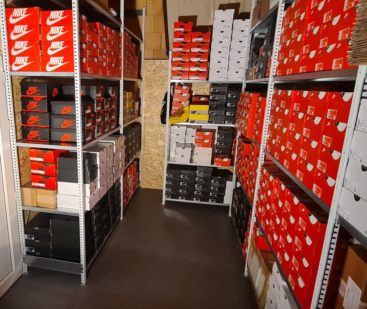 DropDayDelivery tweet media